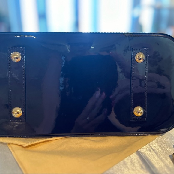 Louis Vuitton Vernise Alma BB - Picture 10 of 16